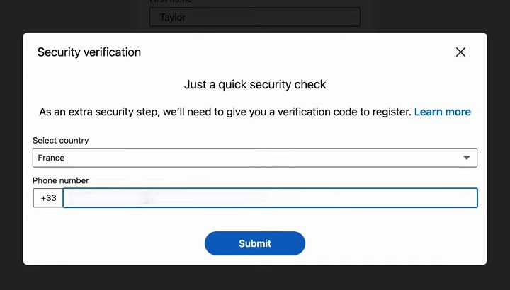 LinkedIn注册时的Security verification弹窗:选择国家、填手机号接收验证码后点Submit,示例画面号码已遮