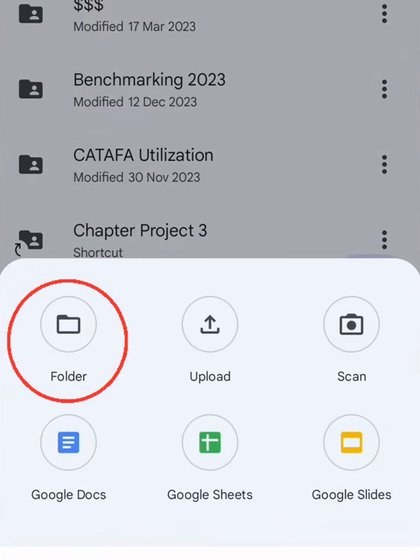 手机App右下角加号菜单，有Folder、Upload、Scan、Google Docs、Sheets、Slides