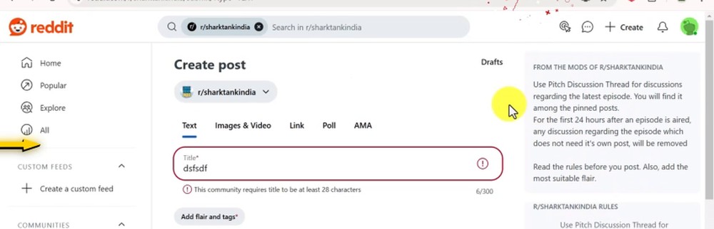 Reddit在一个社区发帖的画面：标题框红字提示这个社区要求标题至少28个字符，右侧是版主说明和社区规则